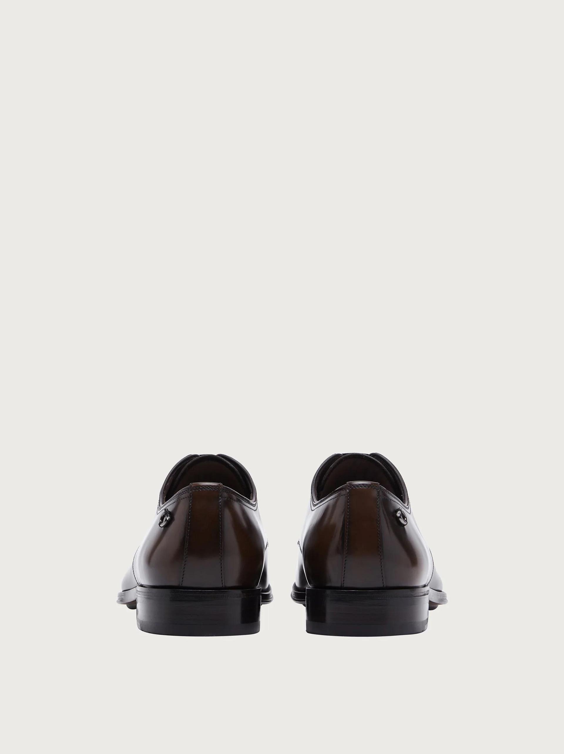(11108)[SALVATORE FERRAGAMO]드레스슈즈 22FW 741506 004