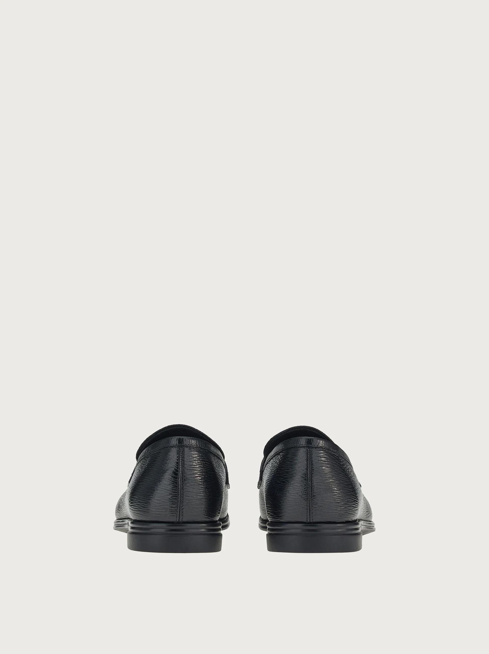 (11111)[SALVATORE FERRAGAMO]스니커즈 22FW 750555 002