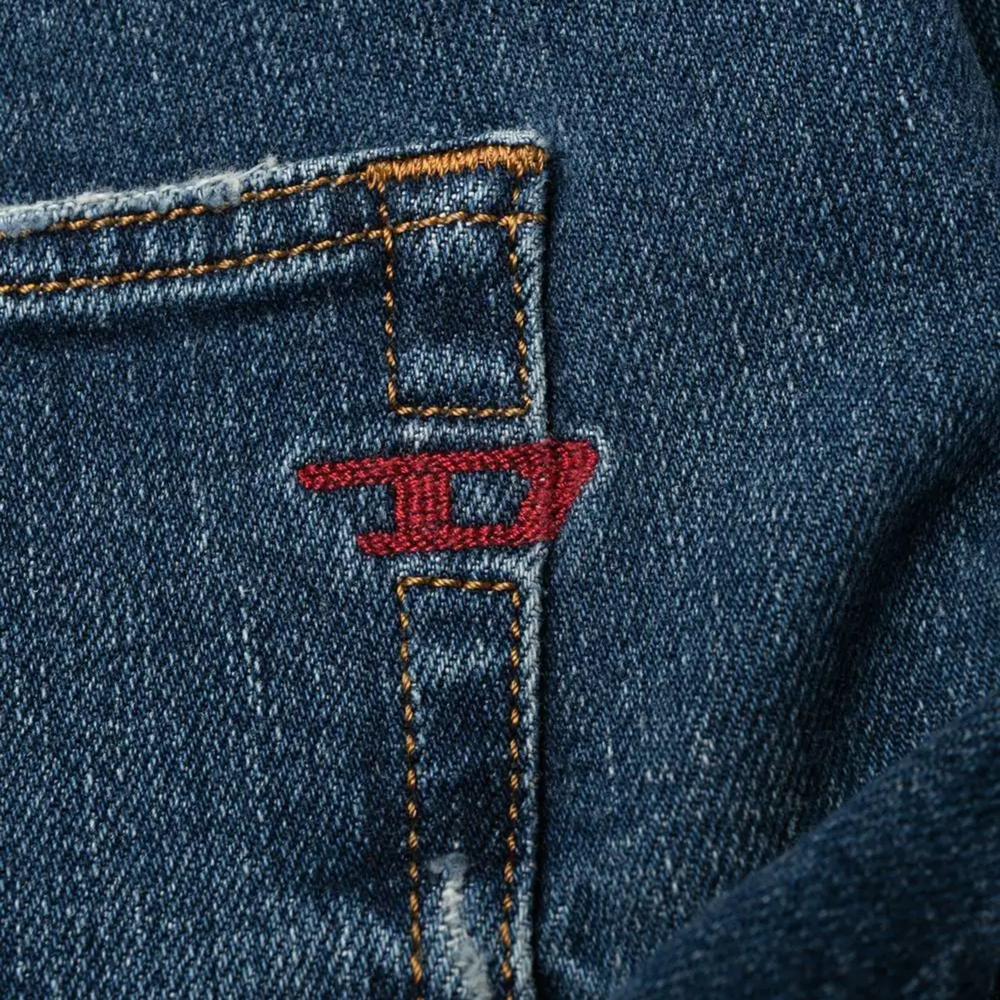 (11190)[DIESEL]데님 스트레이트 진 23FW A05156007L1 01
