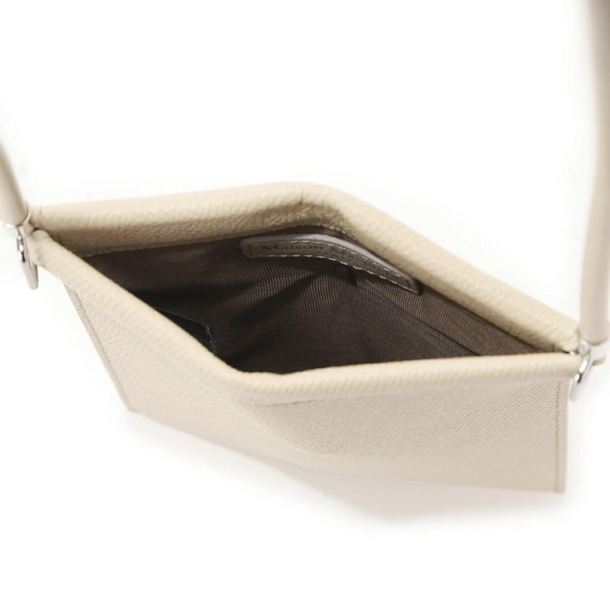 (9648)[MAISON MARGIELA ]모바일 케이스 22SS SA1VZ0002P4745 T2086